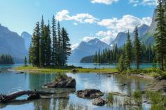 Canada Maligne Lake in Jasper National Park
