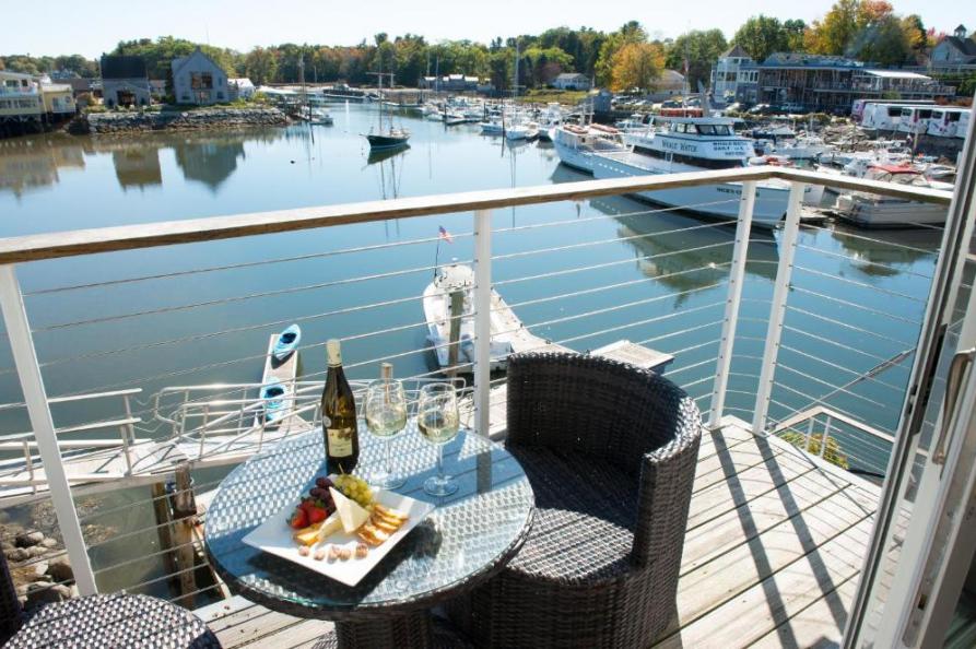 The Boathouse Waterfront