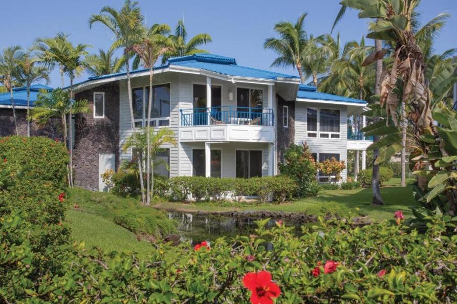 Holua Resort