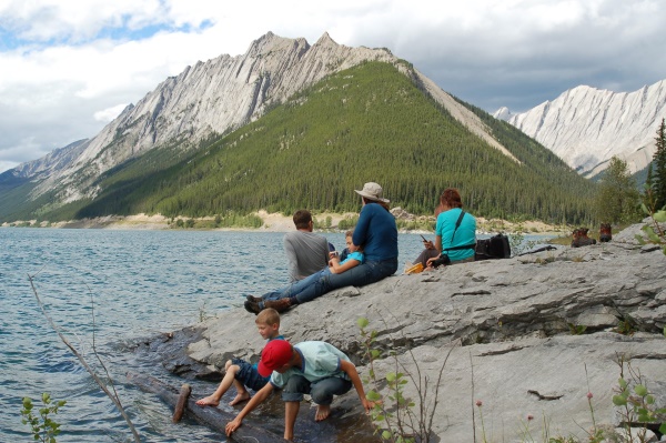 Wandel rustplaats aan het meer | Rocky Mountaineer treinreis