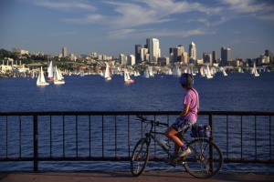uitzicht op Elliot Bay en downtown Seattle | Seattle